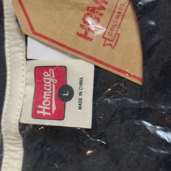 Donovan Mitchell T-shirt and Vinyl Collection - Picture 11 of 14